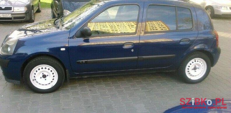 2006' Renault Clio photo #1