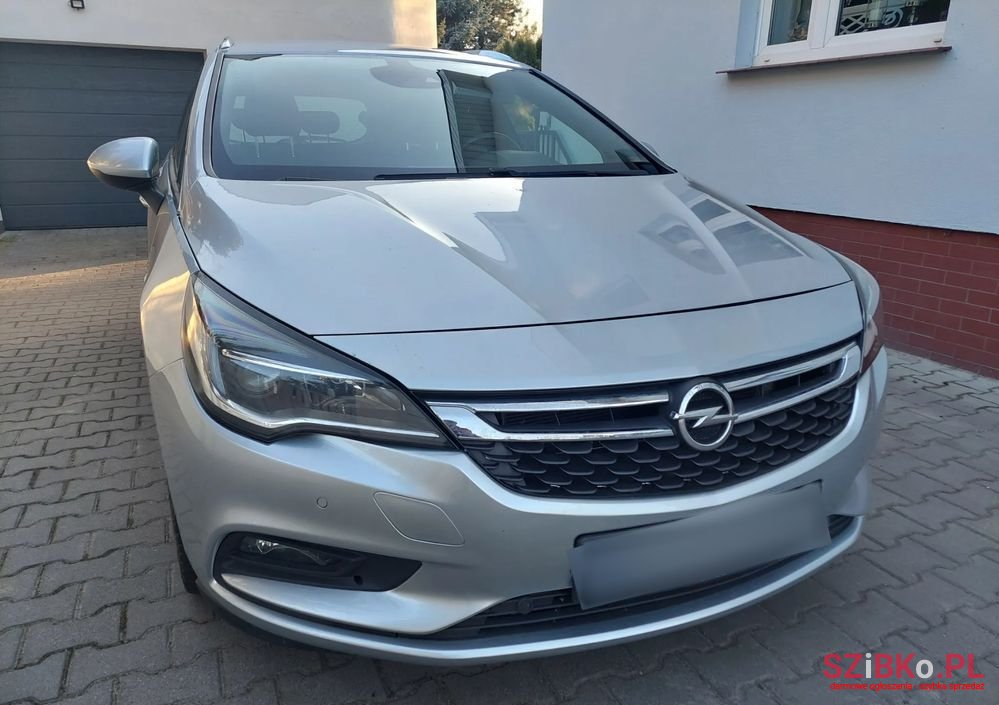 2016' Opel Astra photo #1