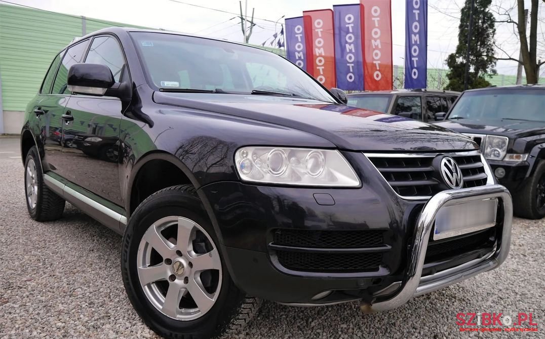 2005' Volkswagen Touareg photo #1
