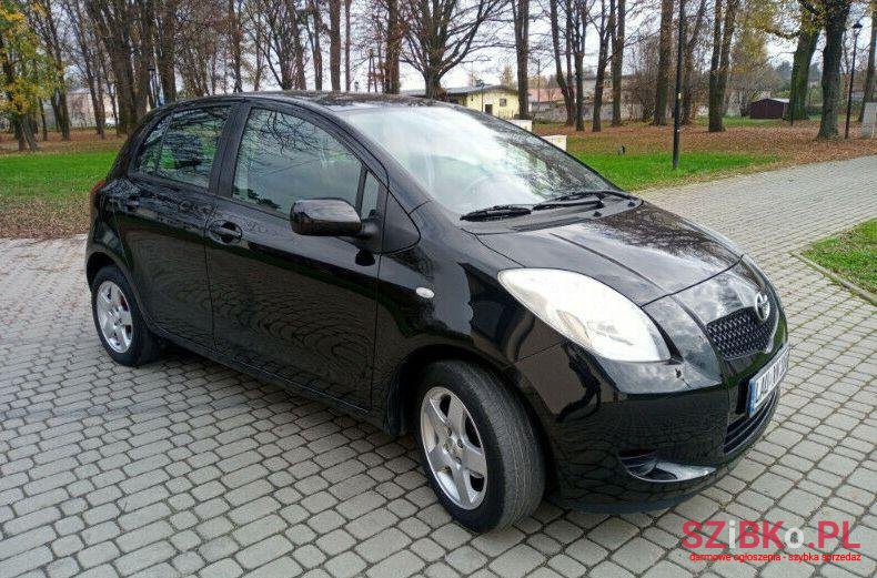 2007' Toyota Yaris photo #1