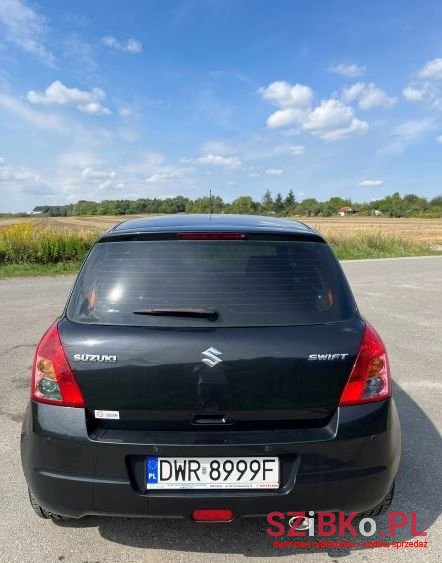2009' Suzuki Swift photo #5