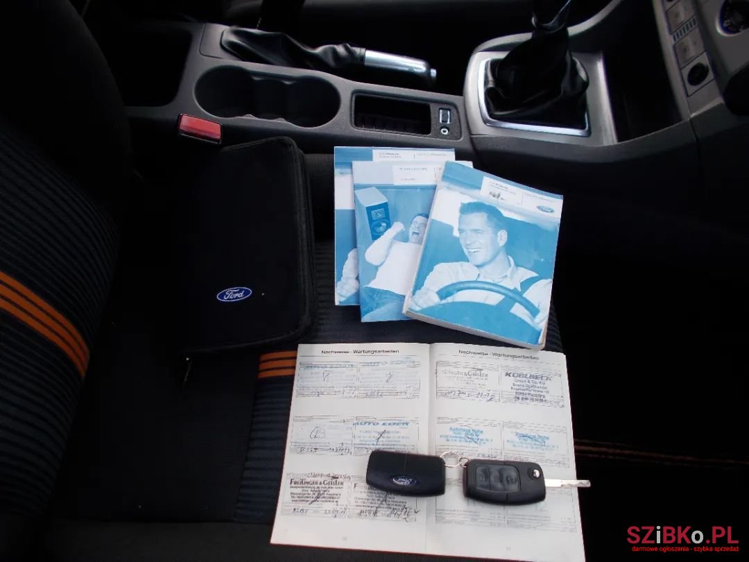 2010' Ford Focus photo #5