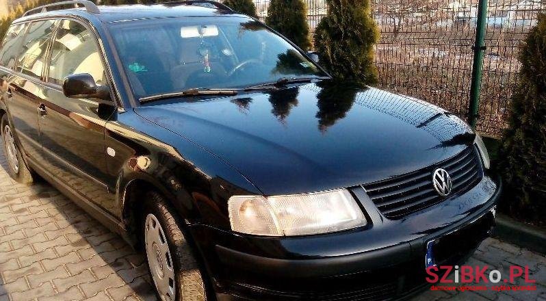 2000' Volkswagen Passat photo #1
