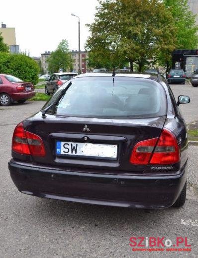 2002' Mitsubishi Carisma photo #1