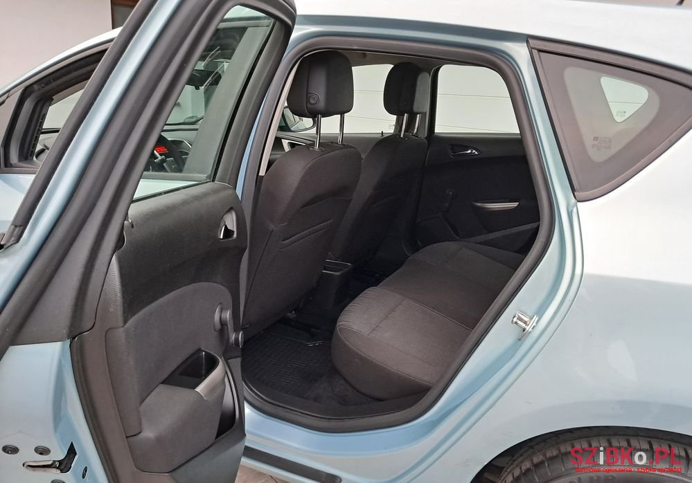 2010' Opel Astra 1.4 Edition photo #6