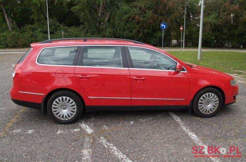 2009' Volkswagen Passat photo #2