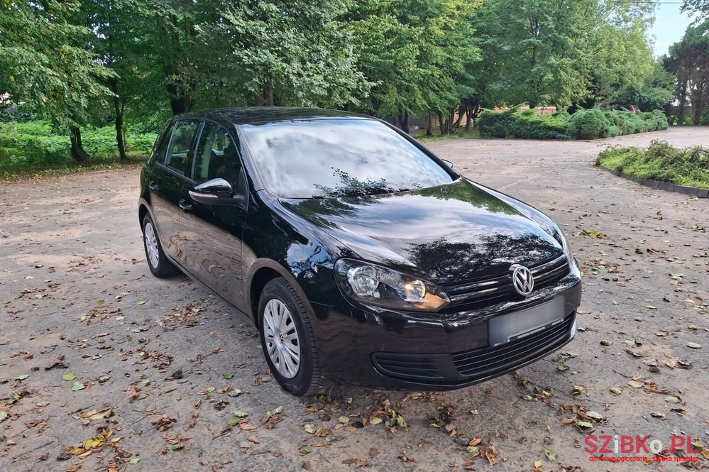 2009' Volkswagen Golf photo #4