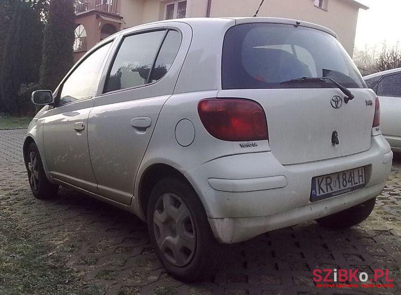 2004' Toyota Yaris photo #1