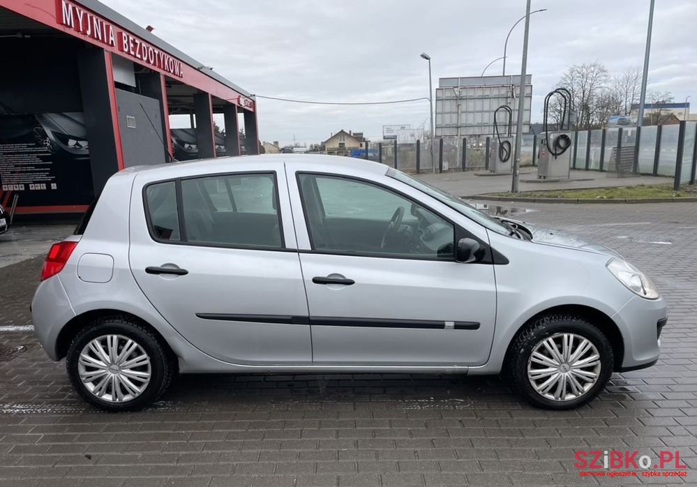 2007' Renault Clio photo #4