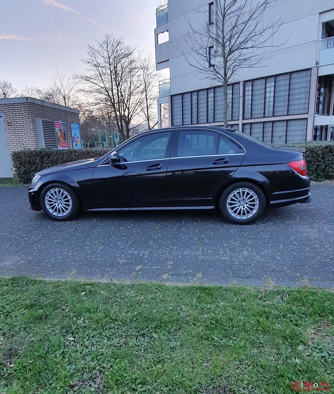 2008' Mercedes-Benz C-Class C220 205pk photo #6