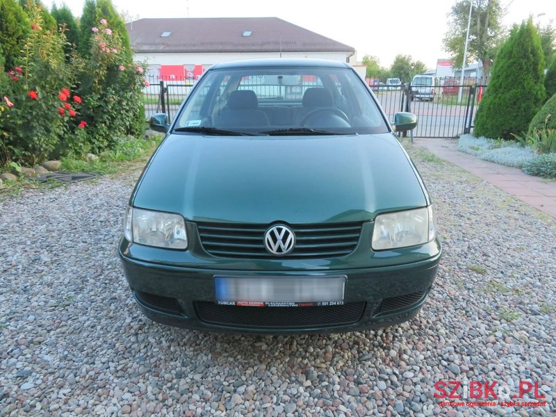 2001' Volkswagen Polo photo #2