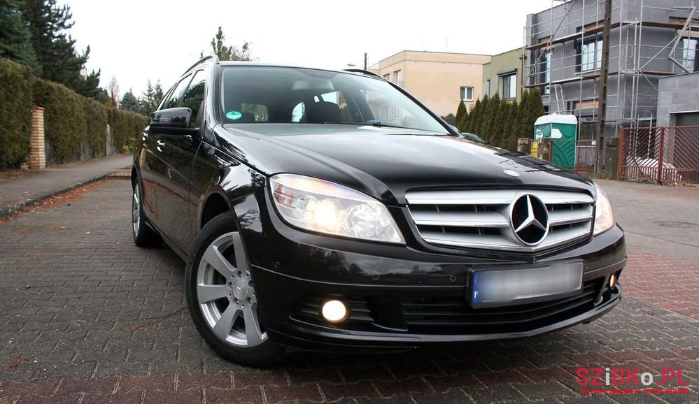 2008' Mercedes-Benz C-Class photo #2