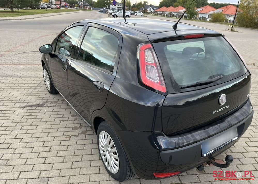 2010' Fiat Punto Evo photo #2