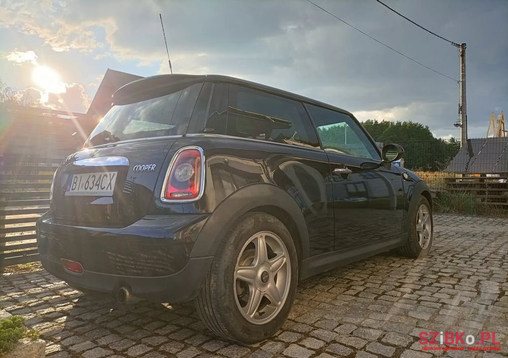 2009' MINI Cooper Standard photo #1