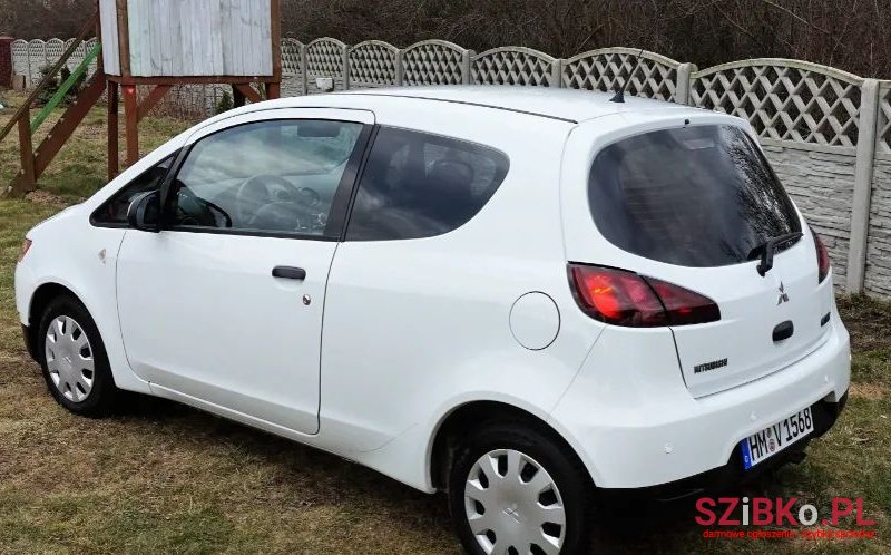 2009' Mitsubishi Colt photo #4