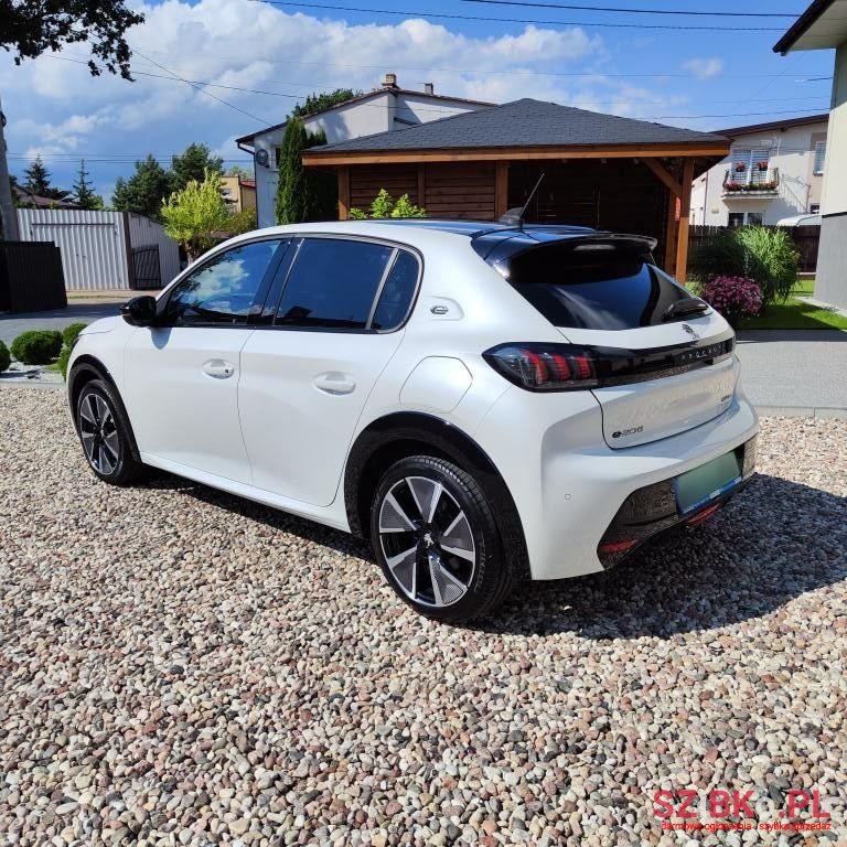 2020' Peugeot 208 photo #6
