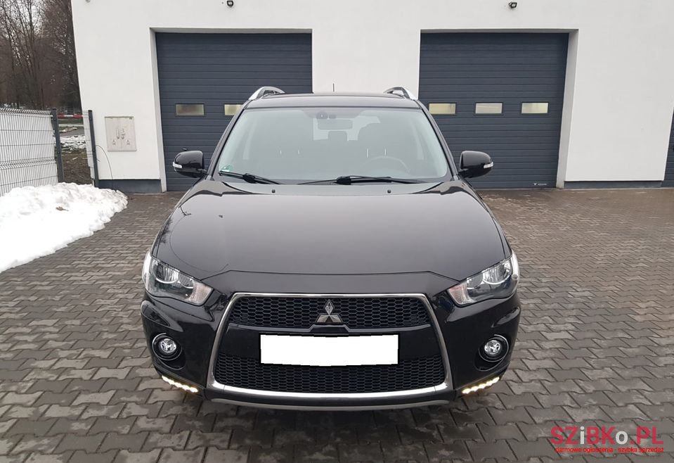 2010' Mitsubishi Outlander photo #5