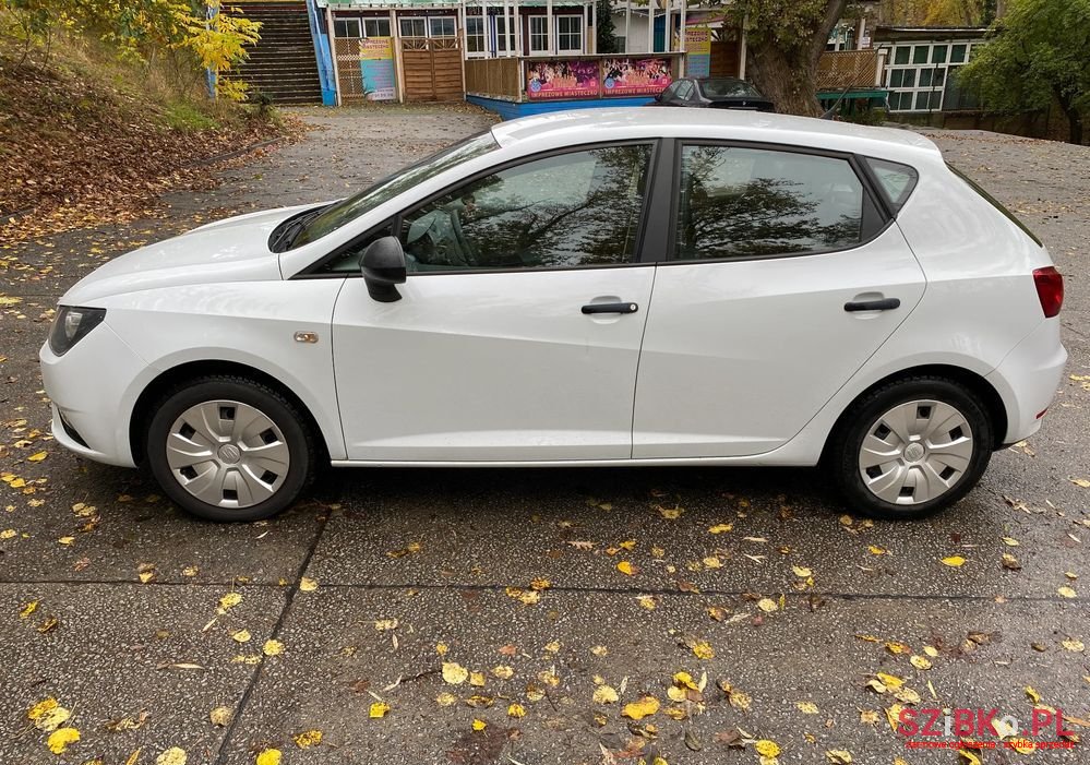 2013' SEAT Ibiza photo #2