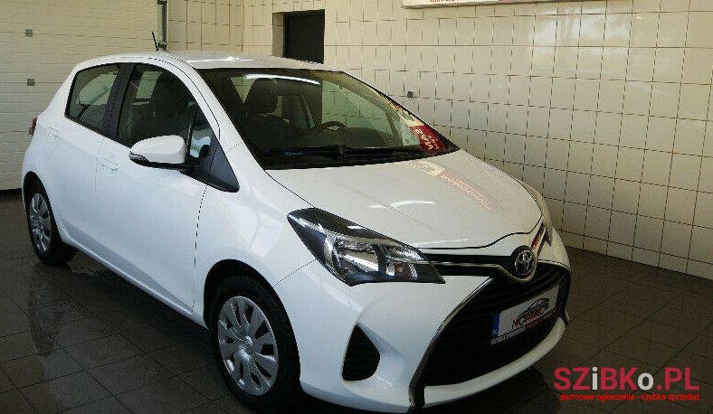 2015' Toyota Yaris photo #1