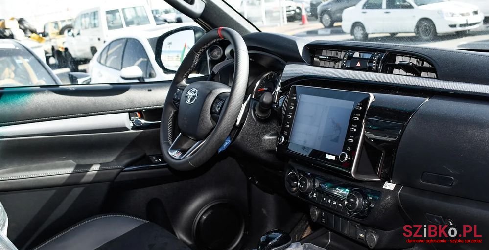 2024' Toyota Hilux photo #3