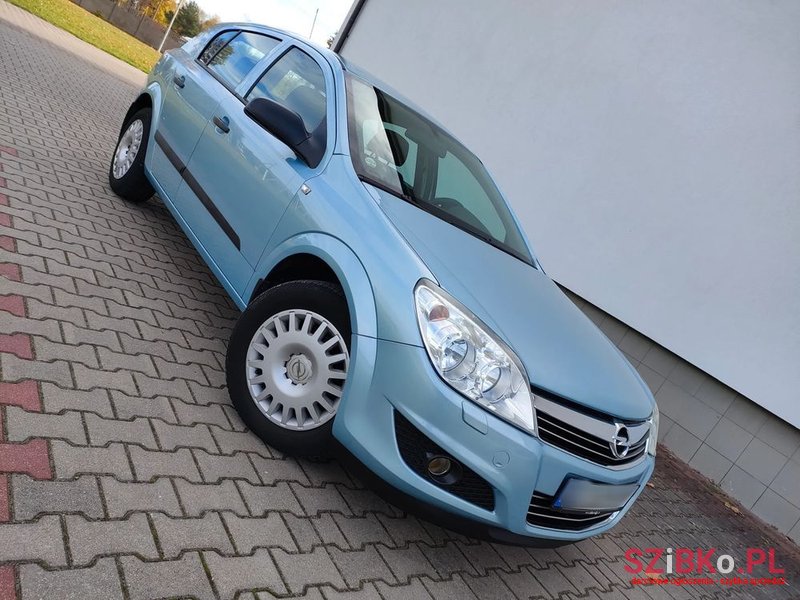 2009' Opel Astra 1.6 photo #2