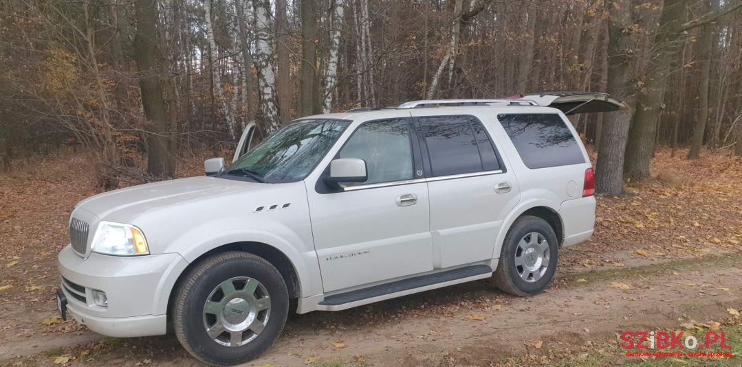 2005' Lincoln Navigator photo #2