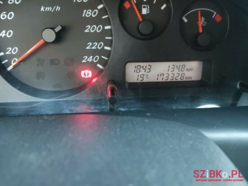 2001' Nissan Almera photo #4