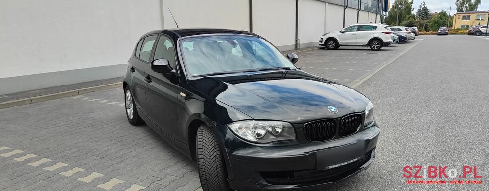 2011' BMW 1 Series photo #3