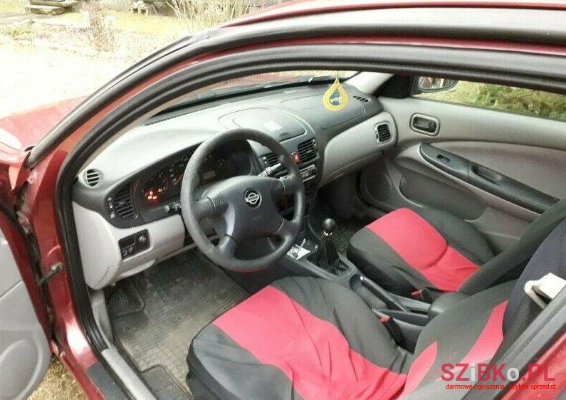 2000' Nissan Almera photo #2