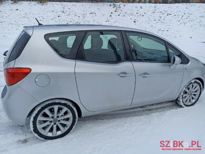 2011' Opel Meriva photo #3