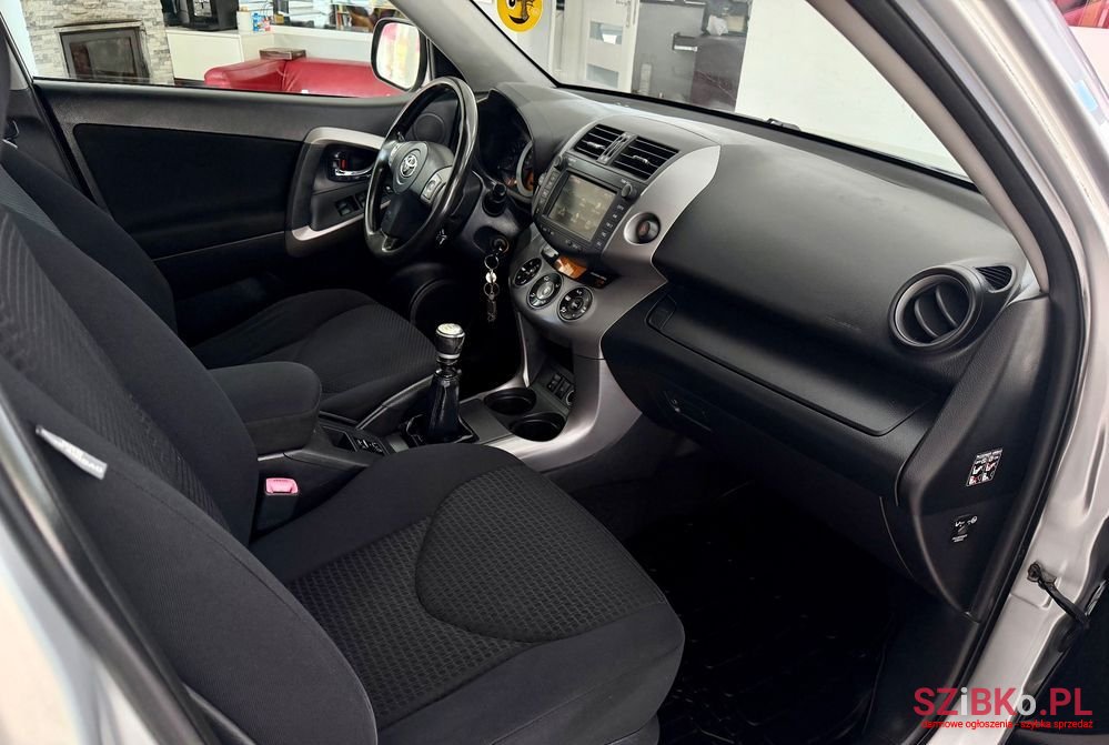 2008' Toyota RAV4 2.2 D-4D Luna photo #4