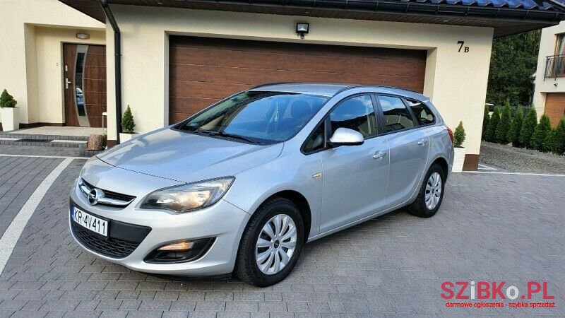 2014' Opel Astra photo #5