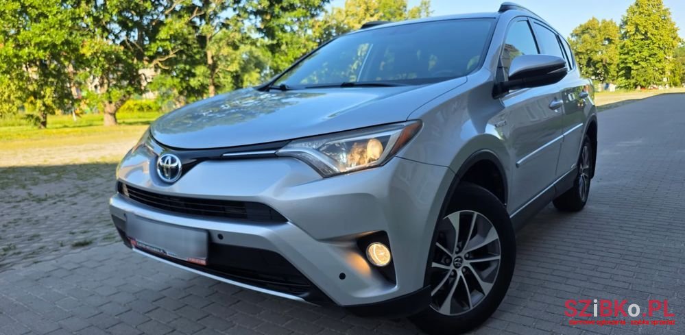 2016' Toyota RAV4 photo #6