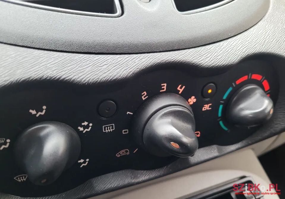 2009' Renault Twingo photo #6