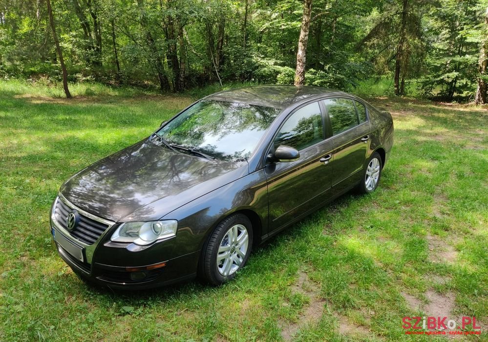 2007' Volkswagen Passat photo #1