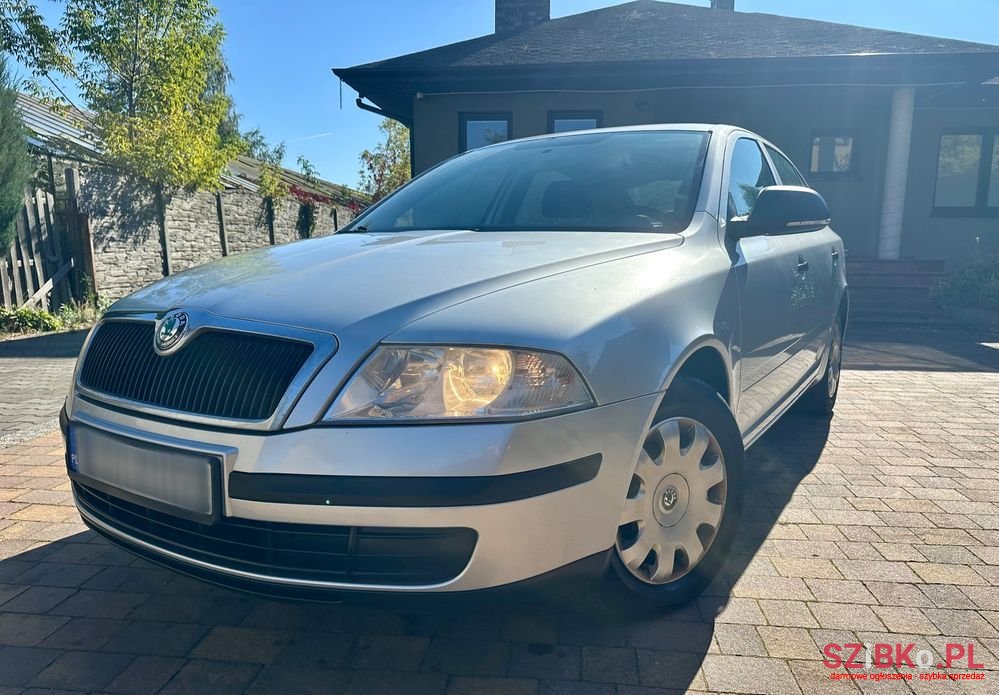 2012' Skoda Octavia 1.6 Ambiente photo #1
