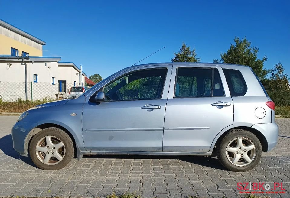 2005' Mazda 2 photo #3