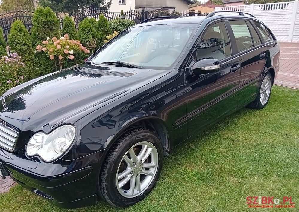 2003' Mercedes-Benz C-Class 200 T photo #2