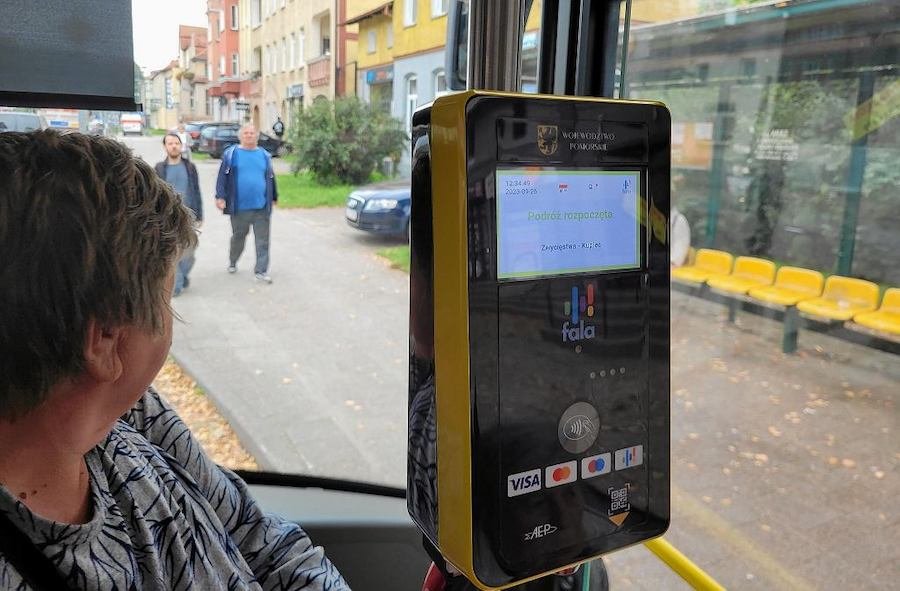 "To najgorsza aplikacja, z jaką miałem do czynienia". A koszt rośnie. Pomorze ma problem