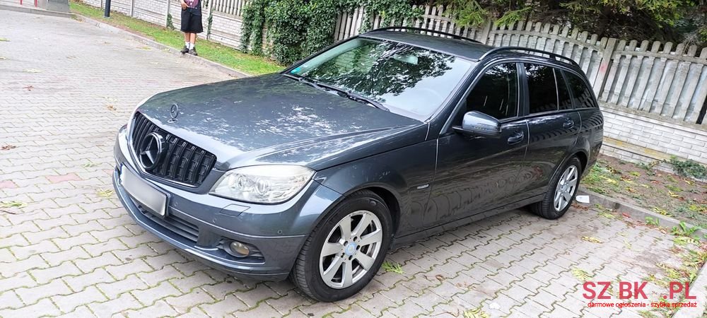 2010' Mercedes-Benz C-Class photo #1
