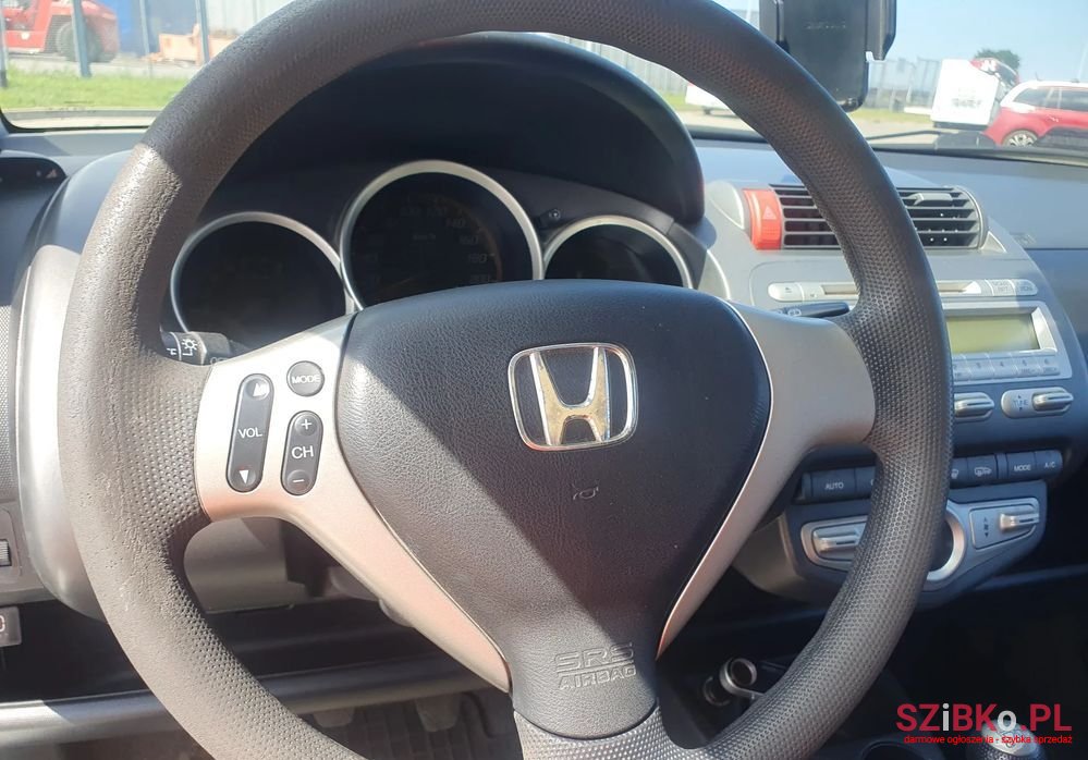 2005' Honda Jazz photo #6