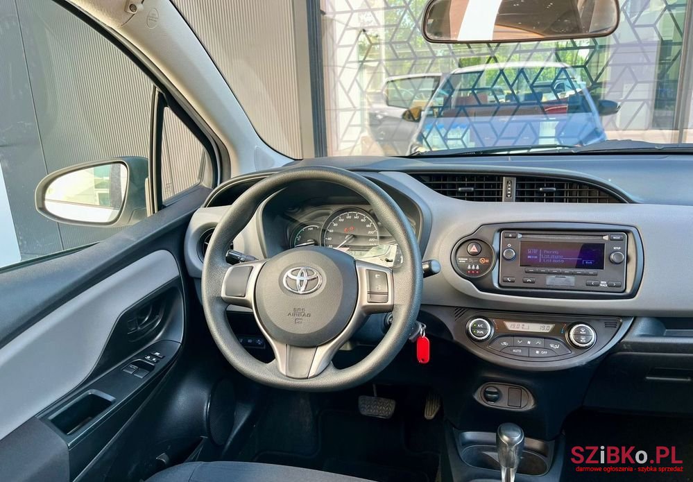 2020' Toyota Yaris photo #4