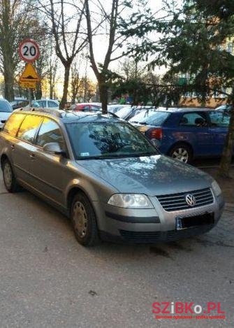 2004' Volkswagen Passat photo #1