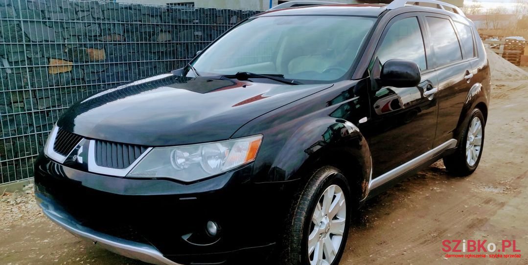 2008' Mitsubishi Outlander photo #1