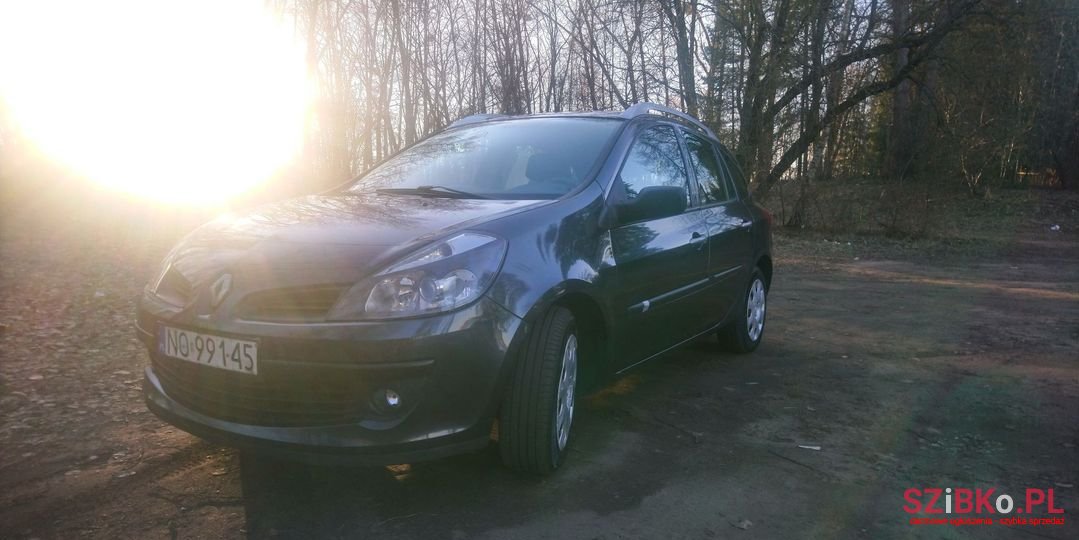 2008' Renault Clio photo #4