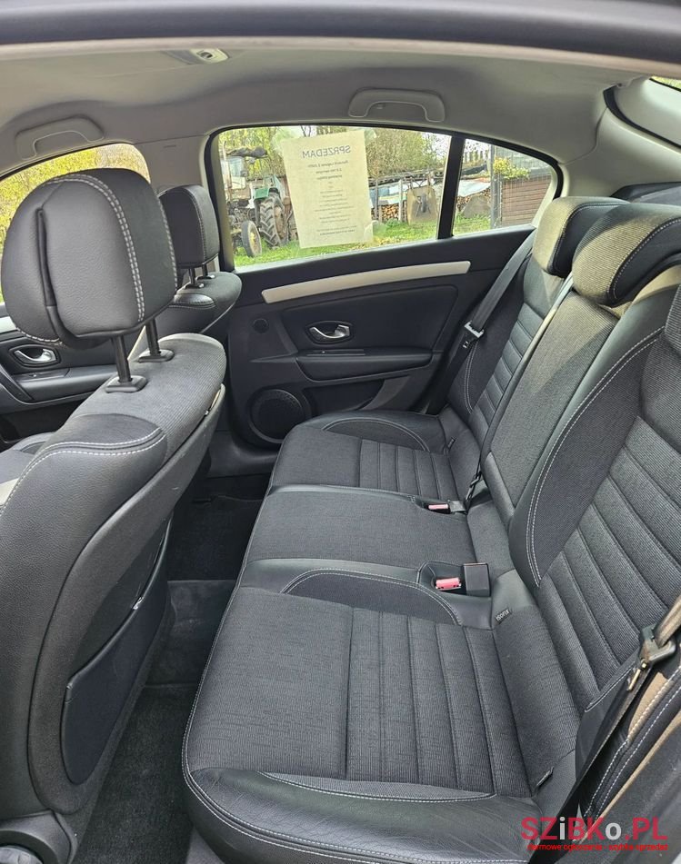 2007' Renault Laguna photo #6