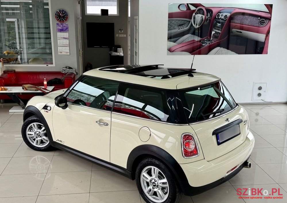 2010' MINI Cooper photo #3