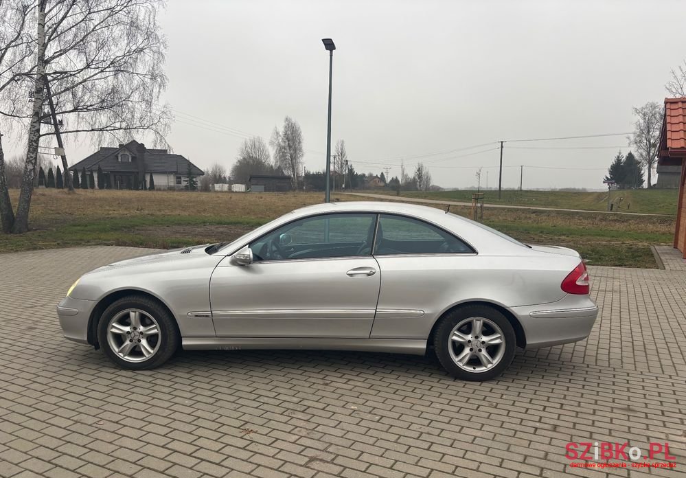2004' Mercedes-Benz CLK 320 Avantgarde photo #5