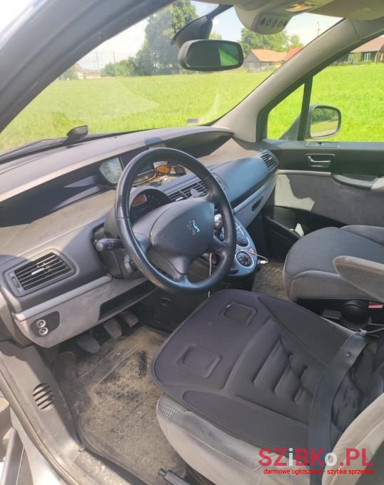 2011' Peugeot 807 photo #5