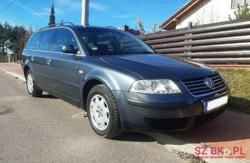 2001' Volkswagen Passat photo #1